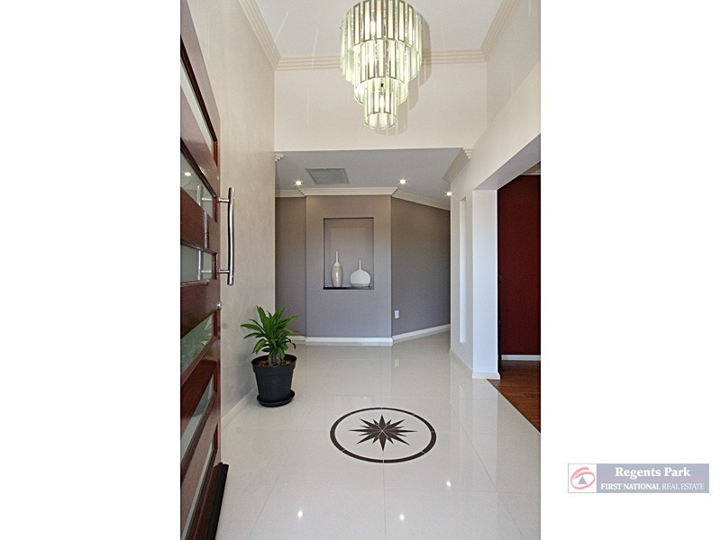 21 Marigold Avenue, Regents Park QLD 4118