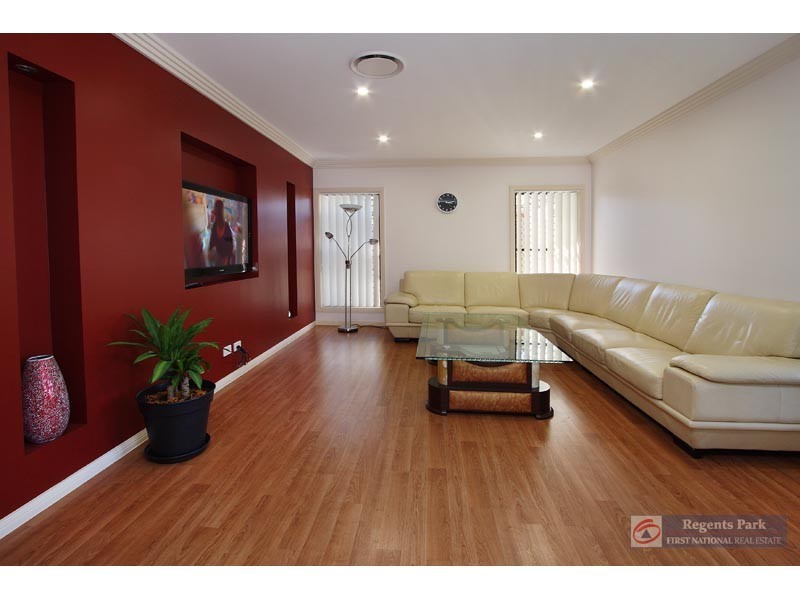 21 Marigold Avenue, Regents Park QLD 4118