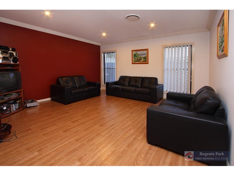21 Marigold Avenue, Regents Park QLD 4118