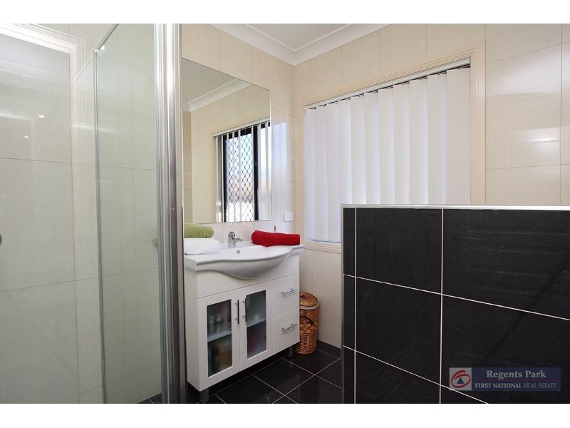 21 Marigold Avenue, Regents Park QLD 4118