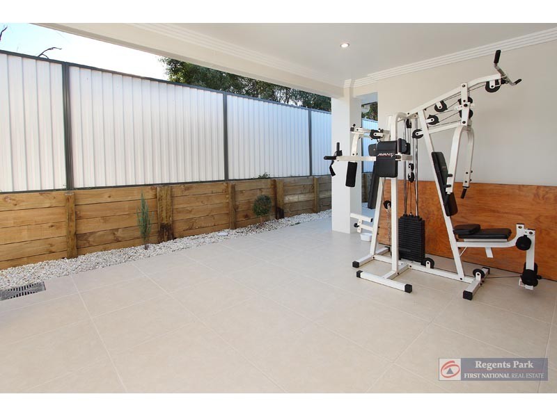 21 Marigold Avenue, Regents Park QLD 4118