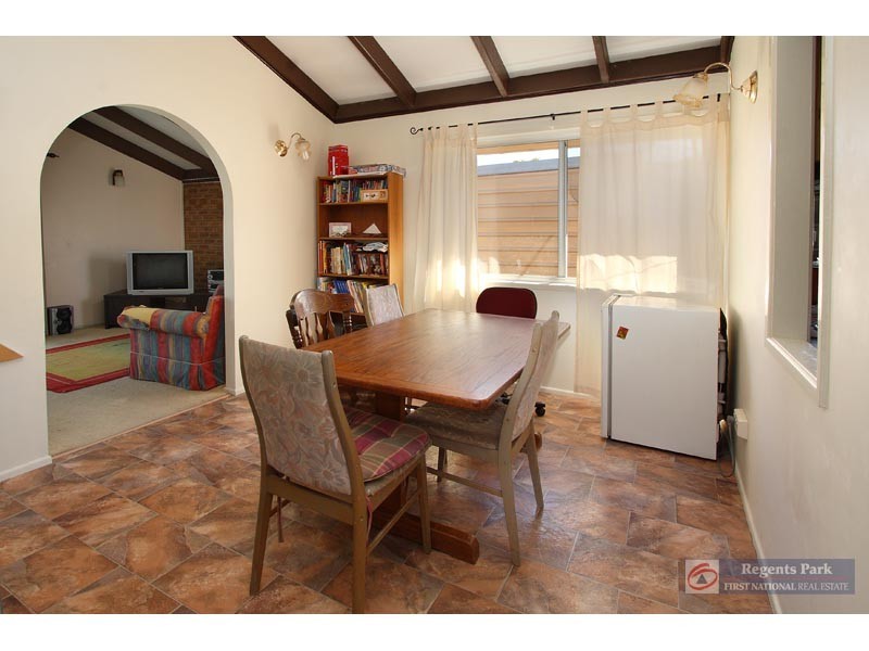 24 Estramina Road, Regents Park QLD 4118