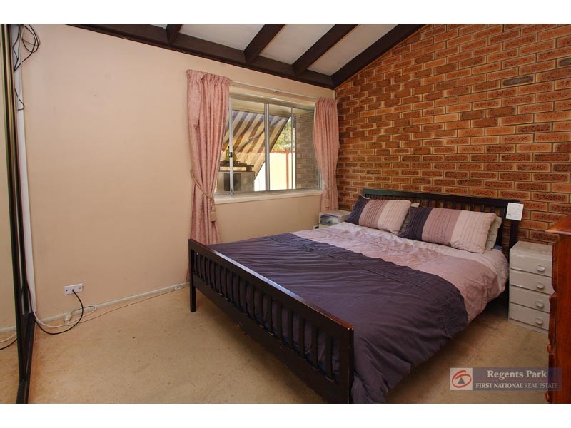 24 Estramina Road, Regents Park QLD 4118