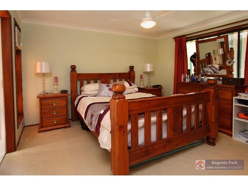 5 Bottlebrush Drive, Regents Park QLD 4118