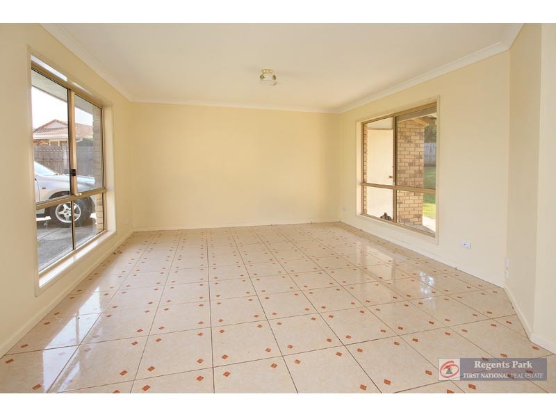 17 Lutton Court, Boronia Heights QLD 4124
