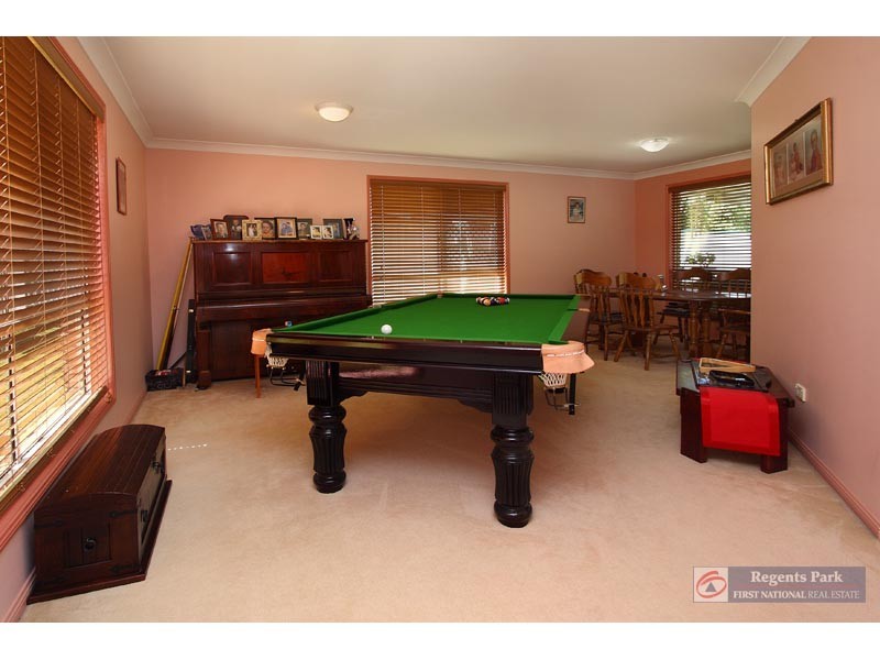 5 Conferta Place, Regents Park QLD 4118