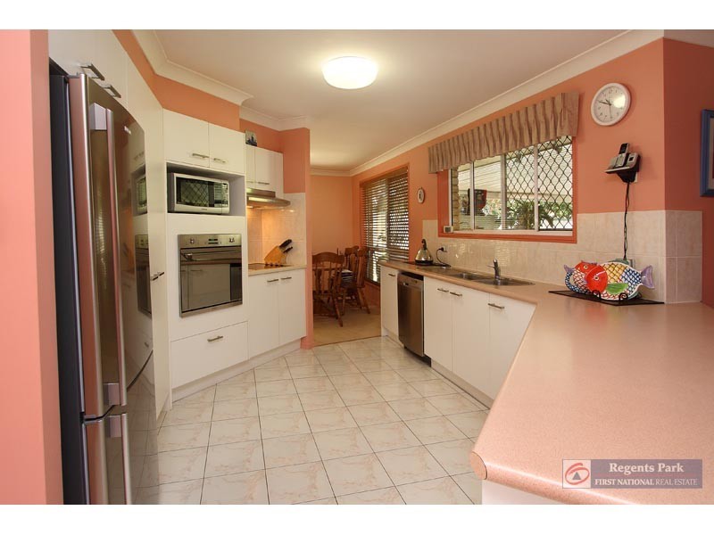 5 Conferta Place, Regents Park QLD 4118