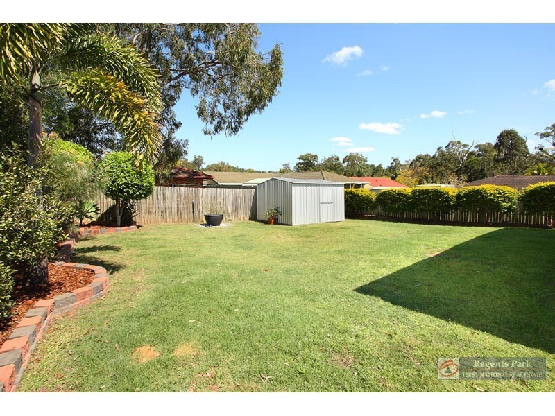 5 Conferta Place, Regents Park QLD 4118