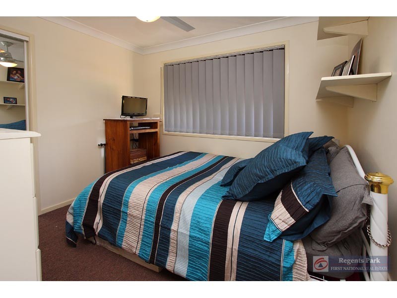 10 Seaton Steet, Hillcrest QLD 4118