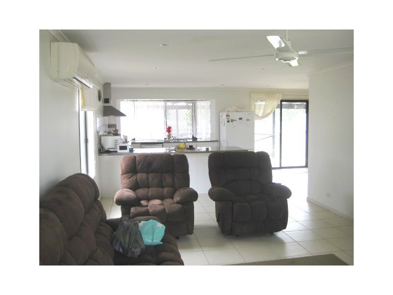 48 Estramina Rd, Regents Park QLD 4118