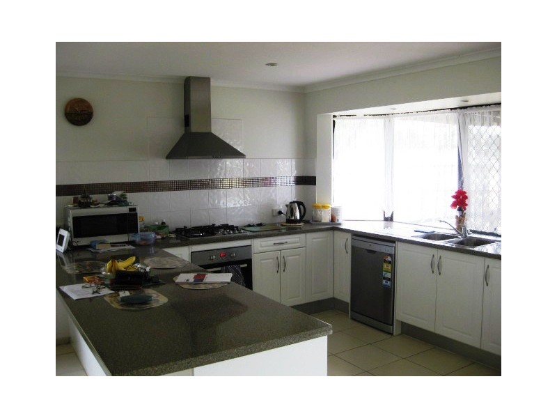 48 Estramina Rd, Regents Park QLD 4118