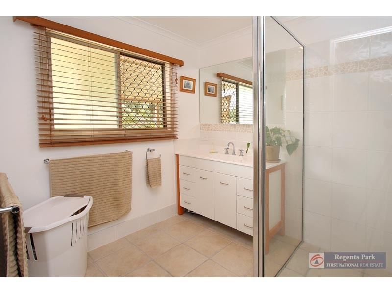 24 Coachwood Street, Crestmead QLD 4132