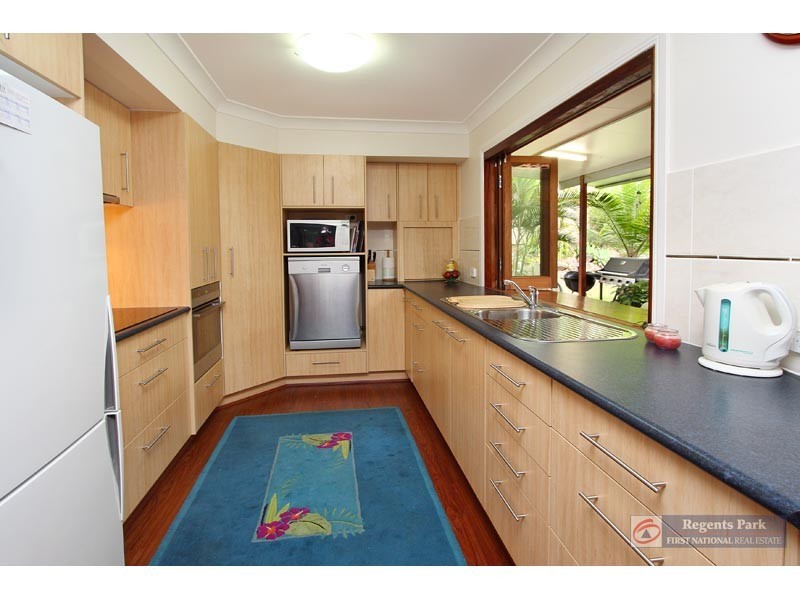 45 Cianthus Street, Regents Park QLD 4118