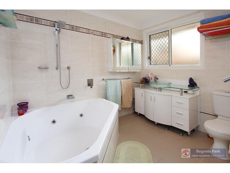 45 Cianthus Street, Regents Park QLD 4118