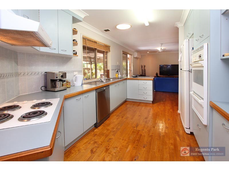 16 Owens Crescent, Regents Park QLD 4118