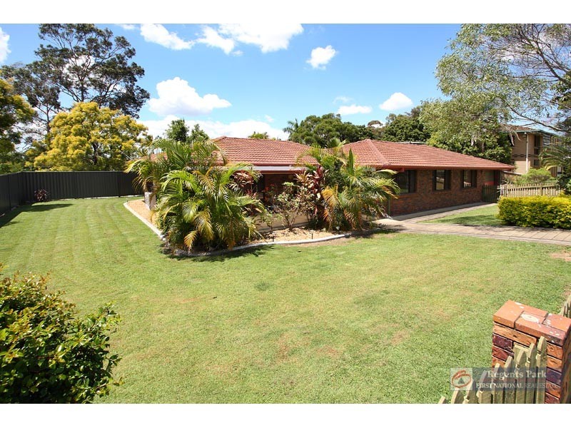 16 Silvertop Street, Hillcrest QLD 4118