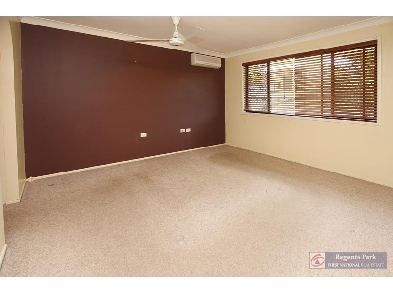 16 Silvertop Street, Hillcrest QLD 4118