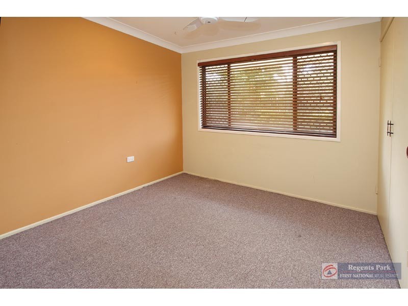 16 Silvertop Street, Hillcrest QLD 4118