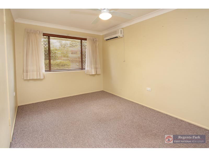 16 Silvertop Street, Hillcrest QLD 4118