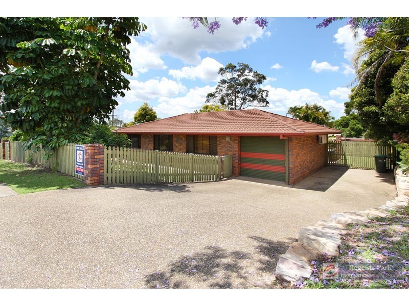 16 Silvertop Street, Hillcrest QLD 4118