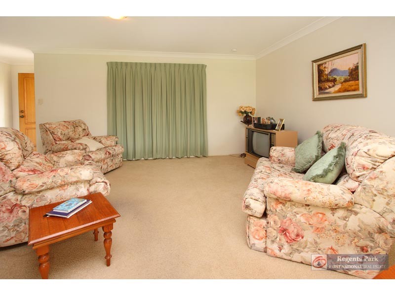 4 Aronia Court, Regents Park QLD 4118