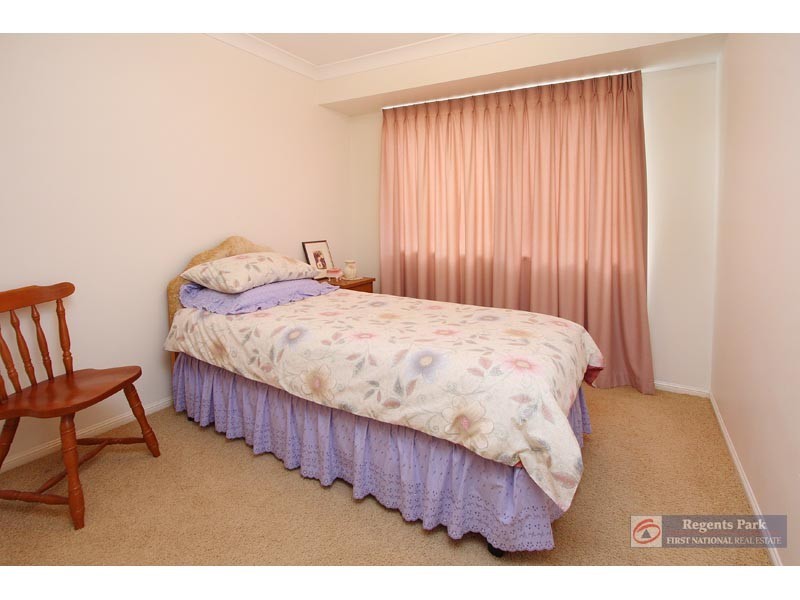 4 Aronia Court, Regents Park QLD 4118