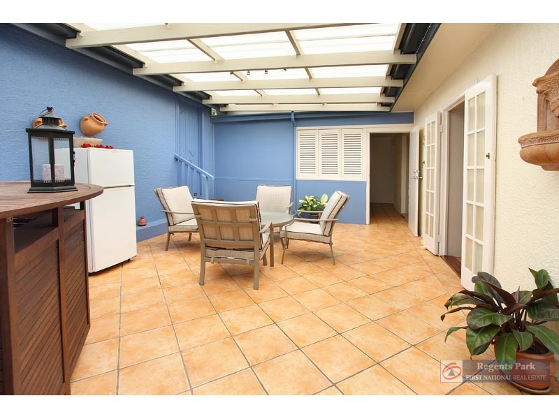 1145 Logan Road, Holland Park West QLD 4121