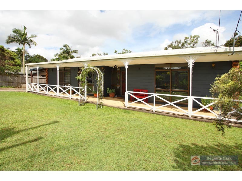 5 Bennett Drive, Regents Park QLD 4118