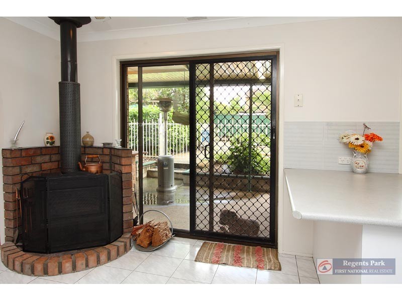 7 Corsloot Street, Regents Park QLD 4118