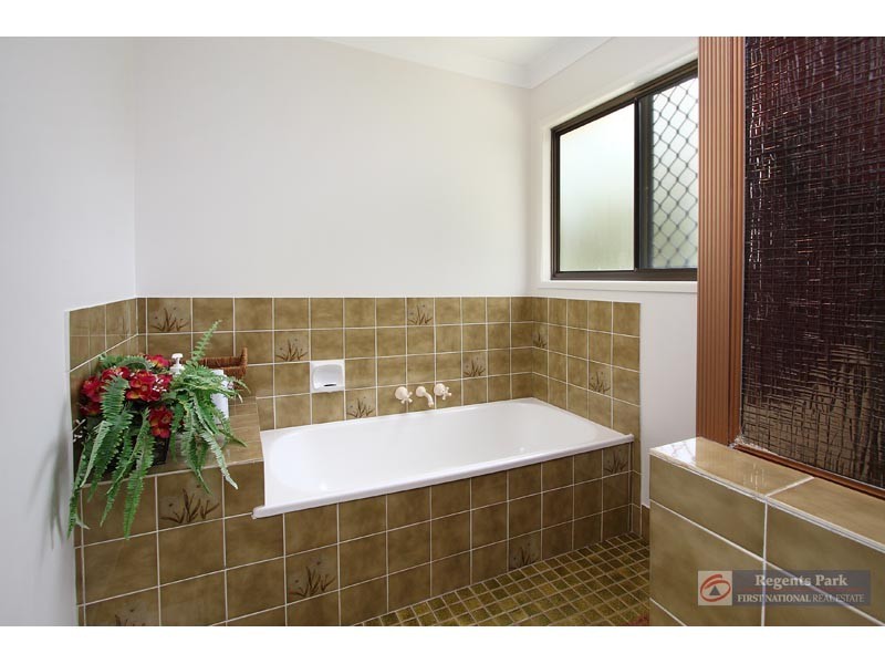 7 Corsloot Street, Regents Park QLD 4118