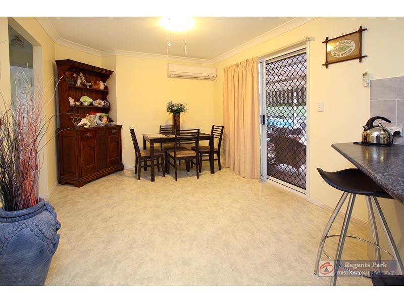 33 Benjamina Cct, Regents Park QLD 4118