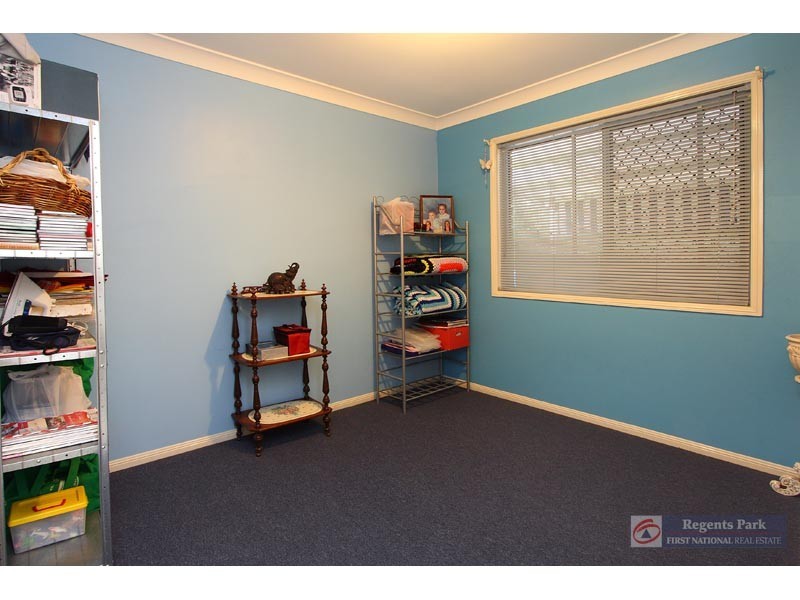 33 Benjamina Cct, Regents Park QLD 4118