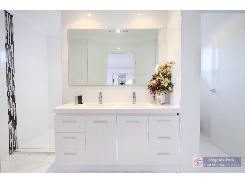 51 Rushcutter Ave, Oxenford QLD 4210
