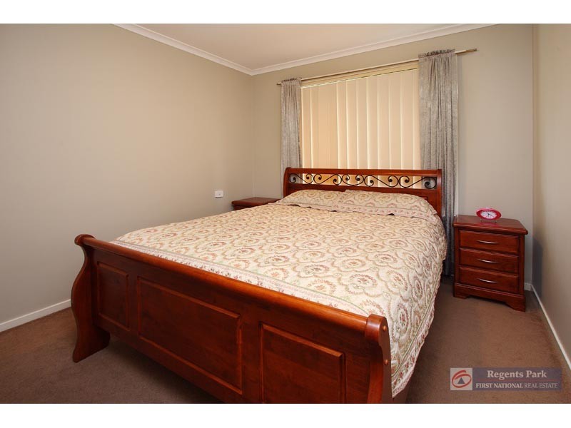 9 Billabong Court, Regents Park QLD 4118