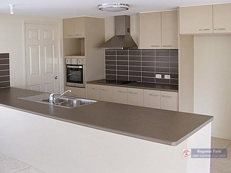 4 Barcombe Street, Marsden QLD 4132