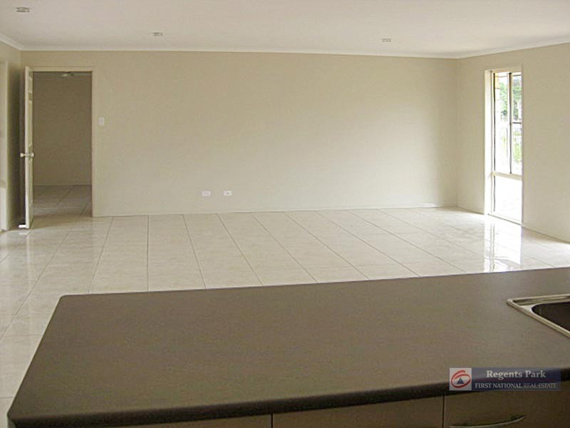 4 Barcombe Street, Marsden QLD 4132