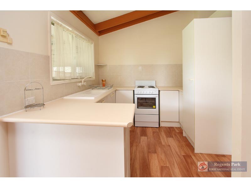 32 Vergulde Road, Regents Park QLD 4118