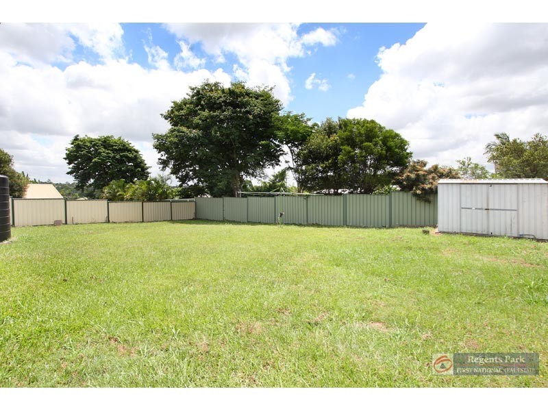 32 Vergulde Road, Regents Park QLD 4118