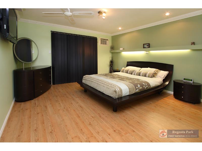 6 Matson Avenue, Regents Park QLD 4118