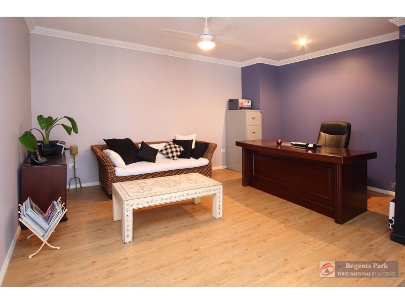 6 Matson Avenue, Regents Park QLD 4118