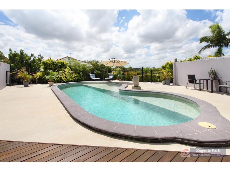 6 Matson Avenue, Regents Park QLD 4118