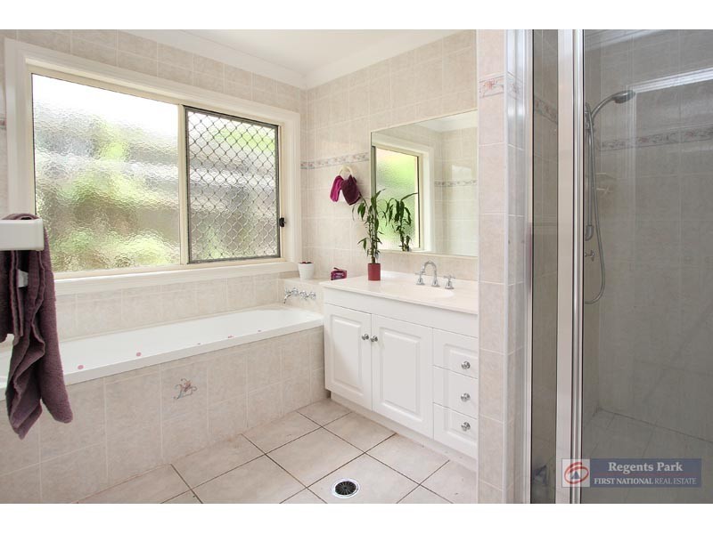 6 Matson Avenue, Regents Park QLD 4118
