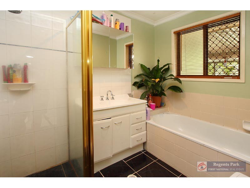 27 Glenlyon Street, Marsden QLD 4132