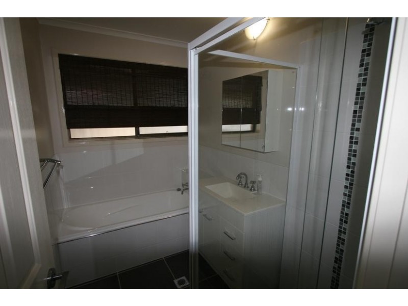 36 Whitcomb Street, Hillcrest QLD 4118