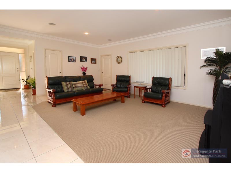 22 Cocas Street, Regents Park QLD 4118
