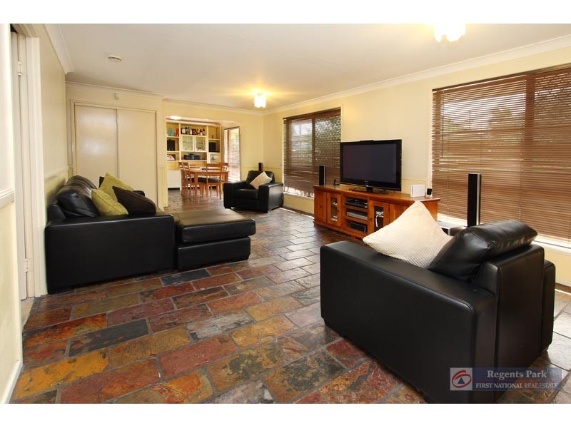 14 Ethion Drive, Regents Park QLD 4118