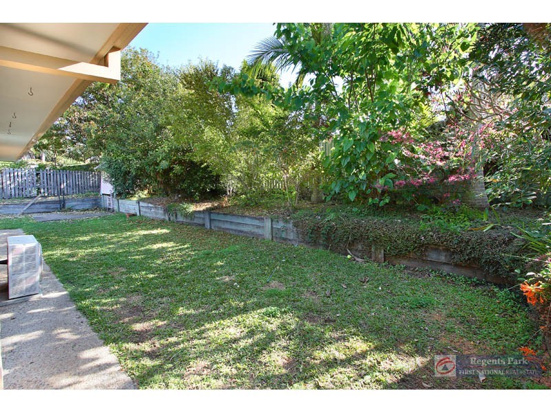 3 Jackson Court, Regents Park QLD 4118