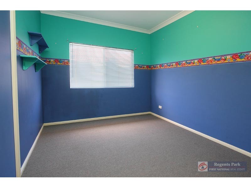 12 Gumview Close, Regents Park QLD 4118