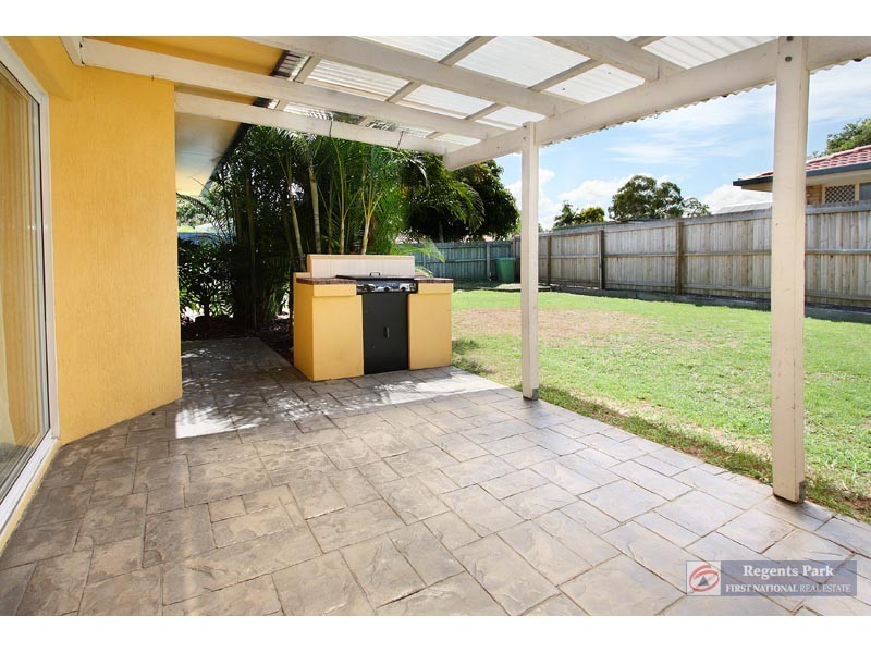 12 Gumview Close, Regents Park QLD 4118