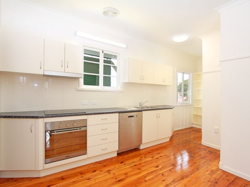 19 Greenmount Avenue, Holland Park QLD 4121